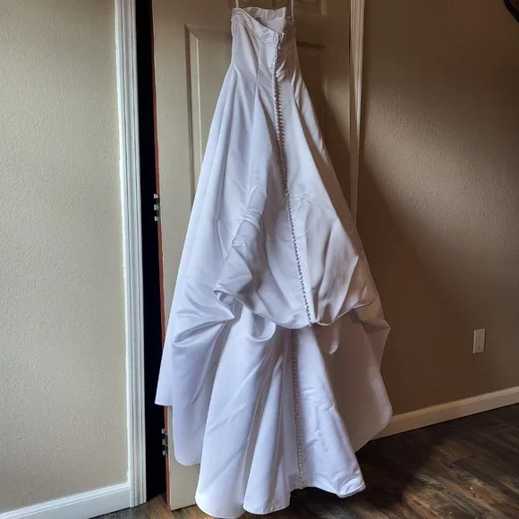 Michelangelo David's Bridal Wedding Dress - Picture 3 of 12